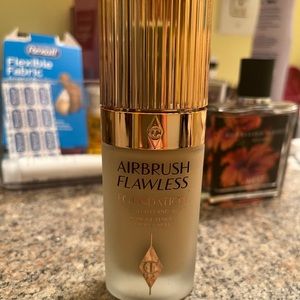 charlotte tilbury airbrush flawless foundation